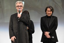 左からヴィム・ヴェンダース、役所広司。