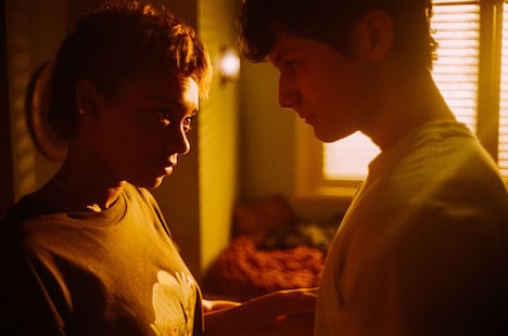 「TALK TO ME／トーク・トゥ・ミー」新場面写真