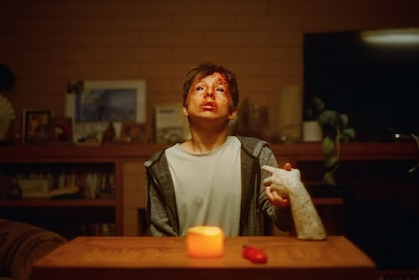 「TALK TO ME/トーク・トゥ・ミー」場面写真