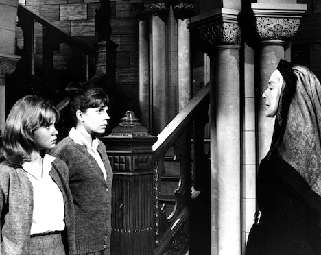 「青春がいっぱい」場面写真 The Trouble With Angels (c) 1966 Columbia Pictures Industries, Inc. All Rights Reserved.