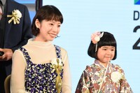 左から夏帆、永尾柚乃。