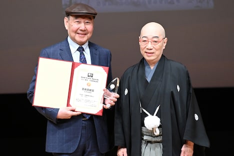 左からジー・チェンホワ、市村家橘。