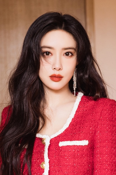 モン・ズーイー（孟子義）