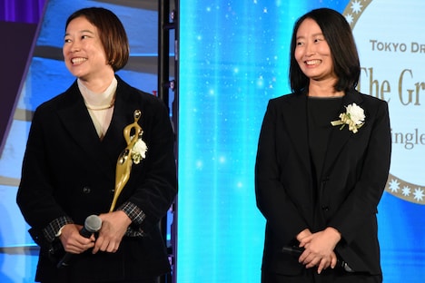 左から八木亜未、松木彩。