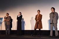 チャン（左）のチャーミングな挨拶に、和やかな空気が流れた。