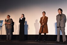 チャン（左）のチャーミングな挨拶に、和やかな空気が流れた。