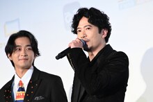 稲垣吾郎（右）