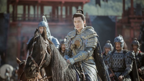 中国ドラマ「星河長明（せいがちょうめい）運命の妃と不滅の帝」より、ウィリアム・フォン演じる彧修明。