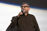 「じゃあ、山崎くんどうぞ」と山崎貴を呼び込む庵野秀明。