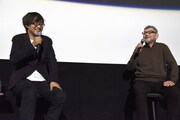 「『ゴジラ‐1.0』もモノクロでやれば?」と、山崎貴(左)にお勧めする庵野秀明(右)。