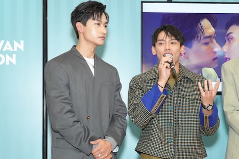 左からマオ・チーション、シャオ・ホン。