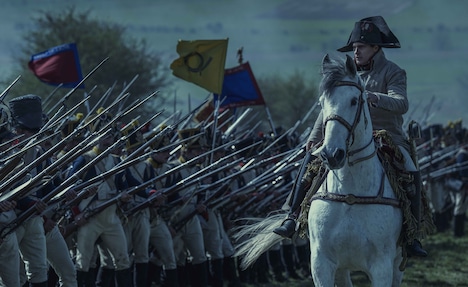 「ナポレオン」より、「ワーテルローの戦い」のシーン。