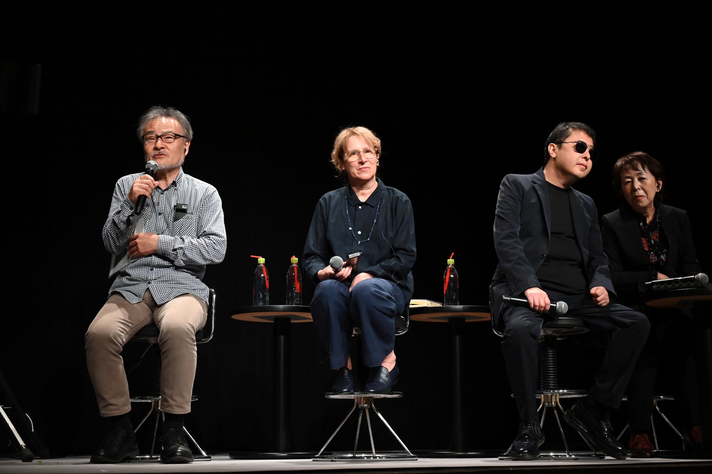 左から黒沢清、ケリー・ライカート、ジャ・ジャンクー。
