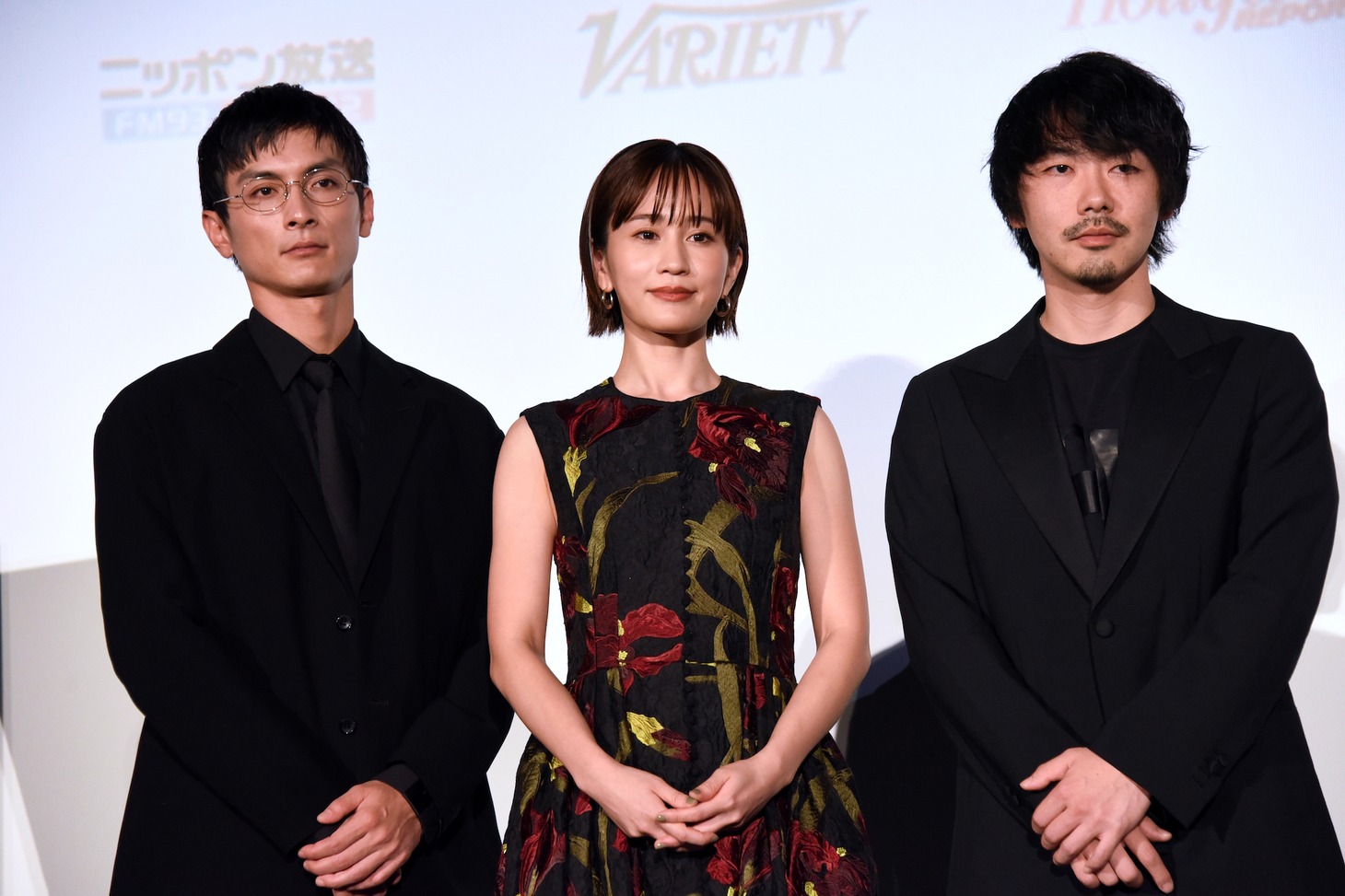 左から高良健吾、前田敦子、松本優作。