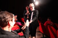 第18回ローマ国際映画祭に出席したリリー・フランキー（中央）。