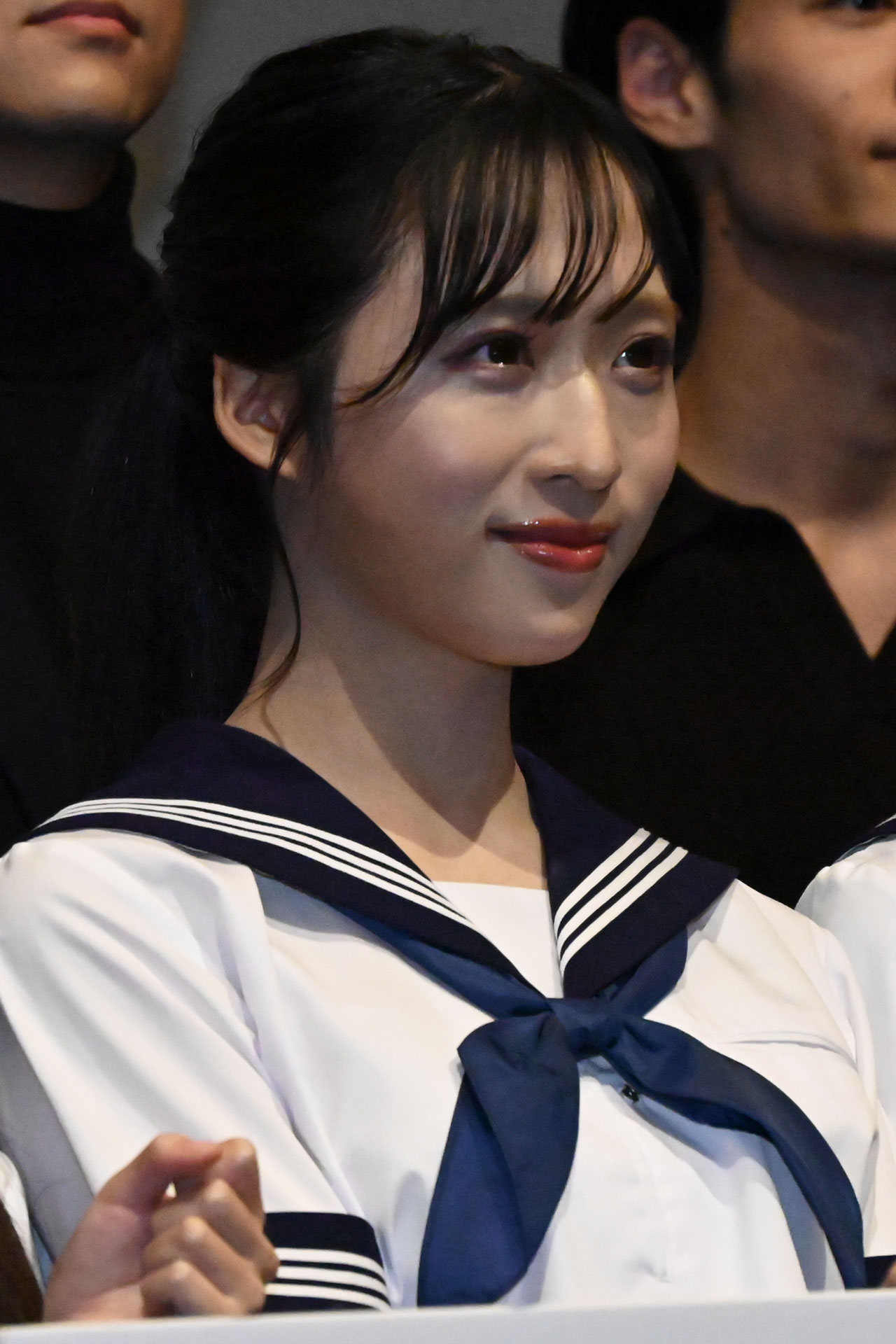 小栗有以