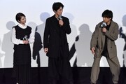 左から浜辺美波、佐々木蔵之介、山田裕貴。