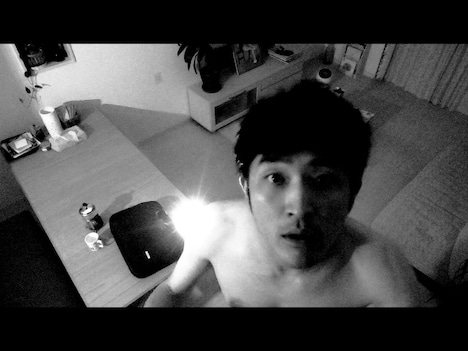 「ホゾを咬む」新場面写真