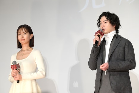 左から中村ゆり、森永悠希。