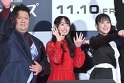左から小杉竜一、水樹奈々、村中知。
