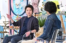 藤原竜也（左）