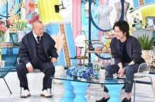 左から笑福亭鶴瓶、藤原竜也。