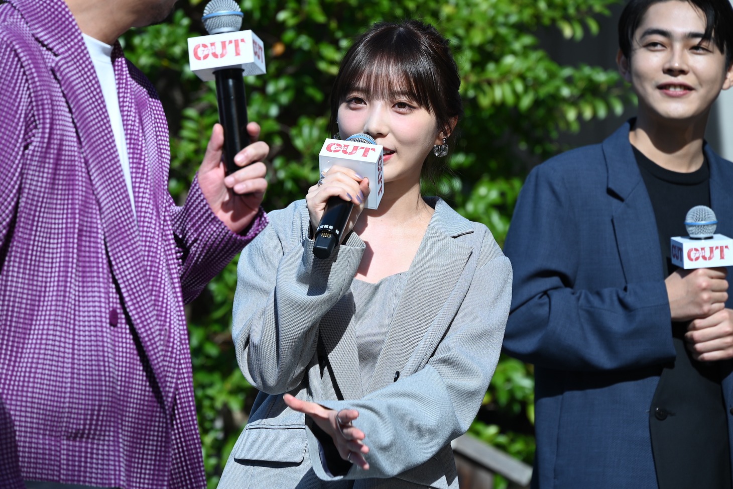 与田祐希（中央）