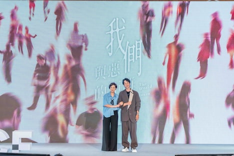 左からヤン・グイメイ、シュエ・シーリン。（提供：大慕影藝）