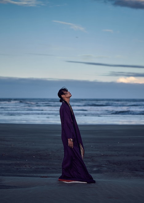 「兵頭功海 ファースト写真集『かつ』」より。