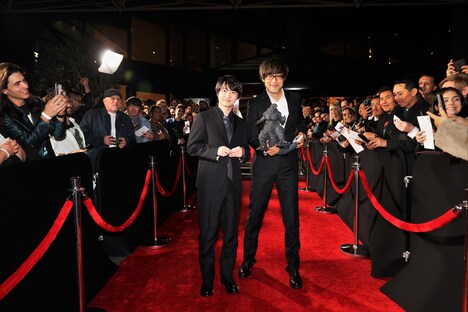 北米プレミアにおけるレッドカーペットの様子。