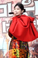 ヌードルをイメージした衣装で登場したセントチヒロ・チッチ。