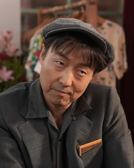 みのすけ演じる芸能記者・鮫島鳥夫。