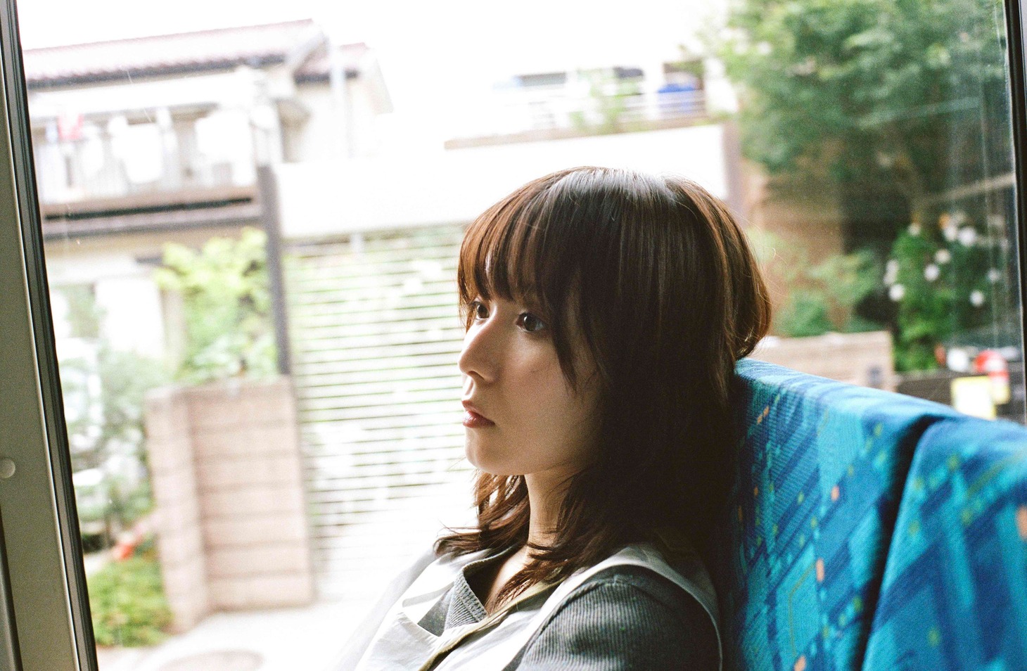 「ほんまつ」表紙カット（撮影：仲野太賀）