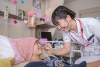 「神さま待って！お花が咲くから」場面写真