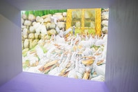 「君たちはどう生きるか」展より、パノラマボックス「黄金の門」。(c) Museo d'Arte Ghibli (c)Studio Ghibli