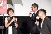 左から渡辺満里奈、杉本哲太、品川ヒロシ。