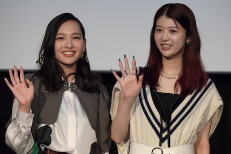 「コーポ・ア・コーポ」公開記念舞台挨拶の様子。