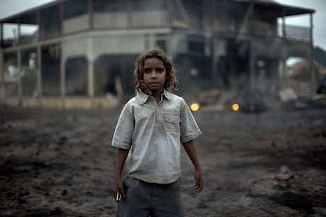 「ファラウェイ・ダウンズ」場面写真