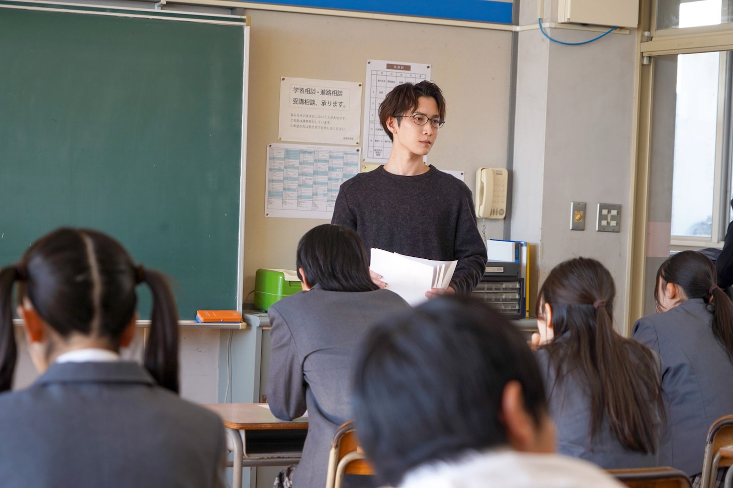 田邑拓郎役の渡辺翔太。