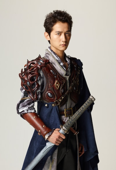 白羽創磨役の仲野温。