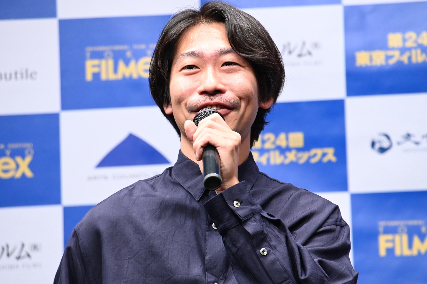 山本英