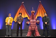 左からシャノン・ティンドル、山田裕貴、ジョン・アオシマ。