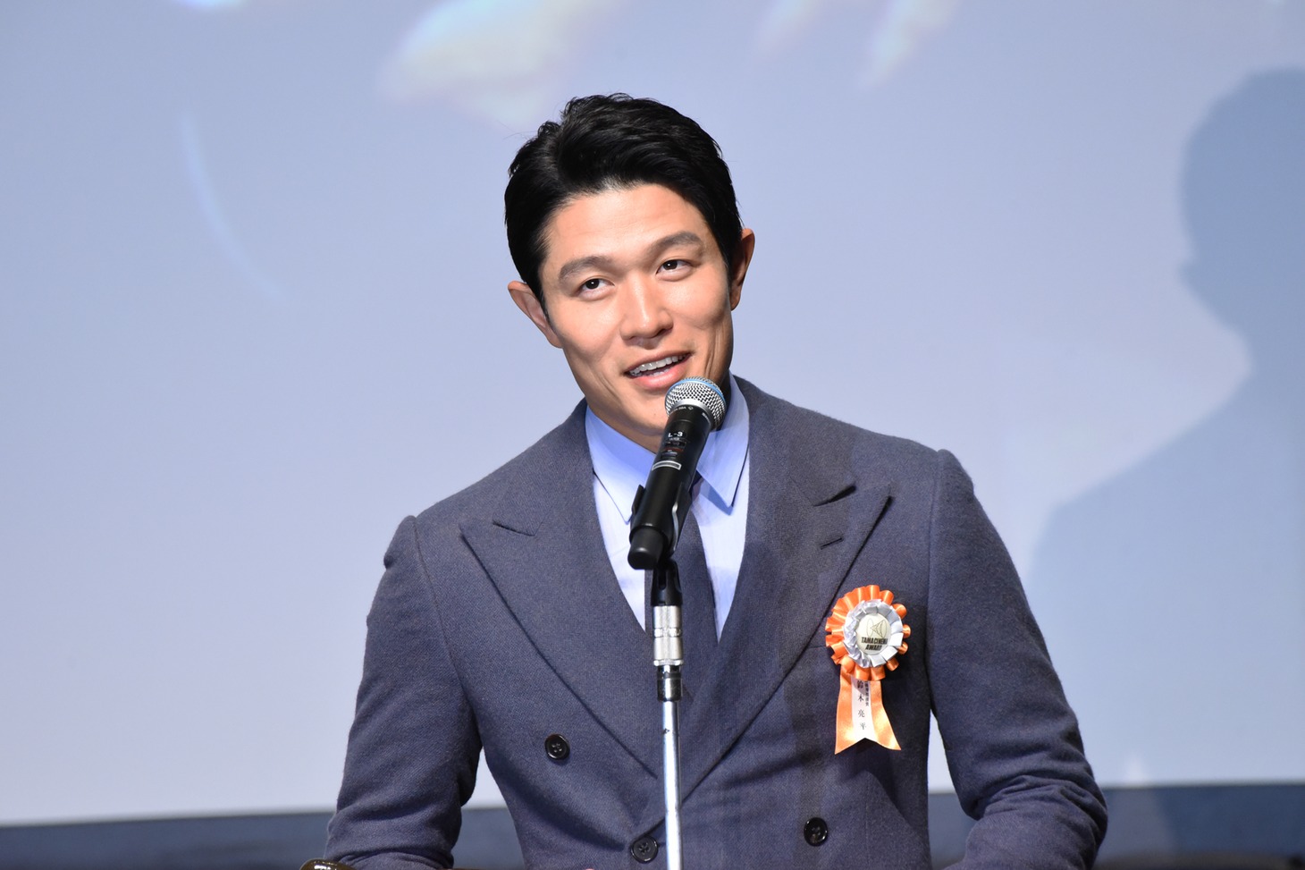 鈴木亮平