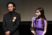 左から「山女」の監督を務めた福永壮志、山田杏奈。