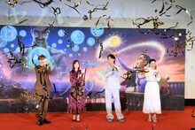 左から山寺宏一、生田絵梨花、福山雅治、檀れい。