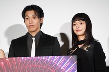 左からRIKU、夏子。