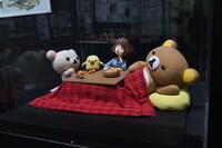 「リラックマとカオルさん」で使用された人形。