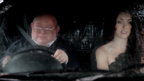 「ムカデ人間2」場面写真 (c)2011 SIX ENTERTAINMENT