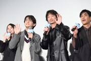 映画「カラオケ行こ！」完成披露試写会の様子。