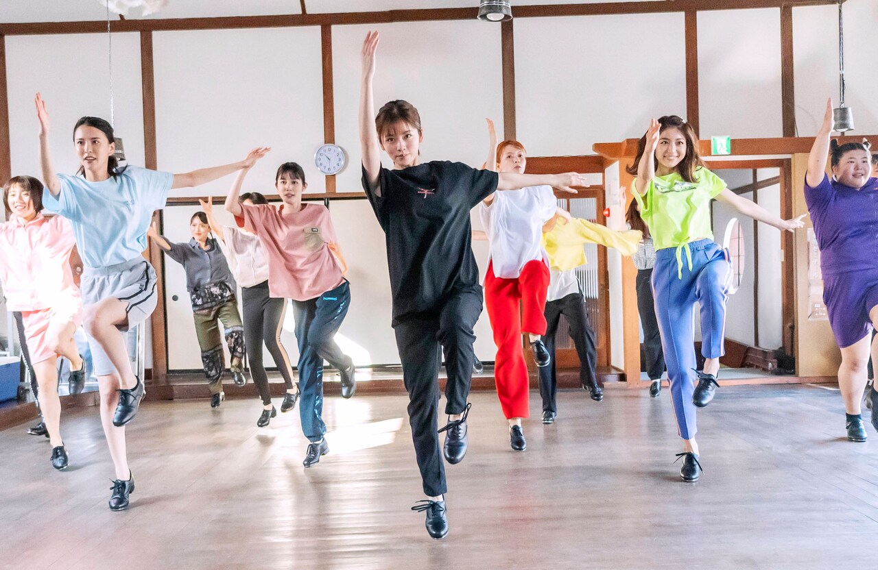 「レディ加賀」場面写真